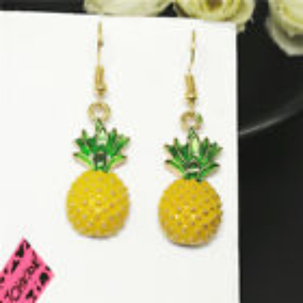 Betsey Johnson 2/$10